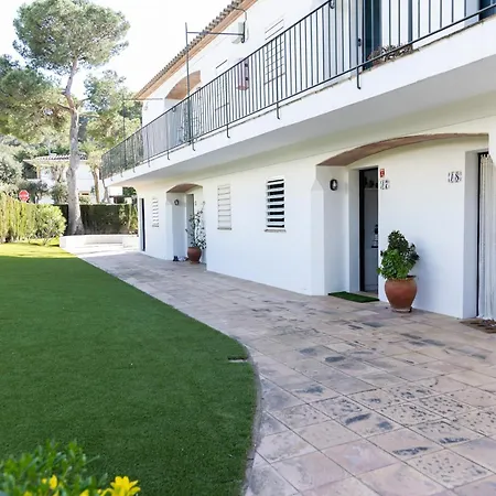 Apartament Calella, Terraza Privada Y Piscina